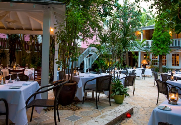 Bahamas, Nassau - Café Matisse